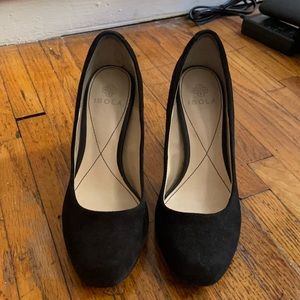 Isola Black Pumps
